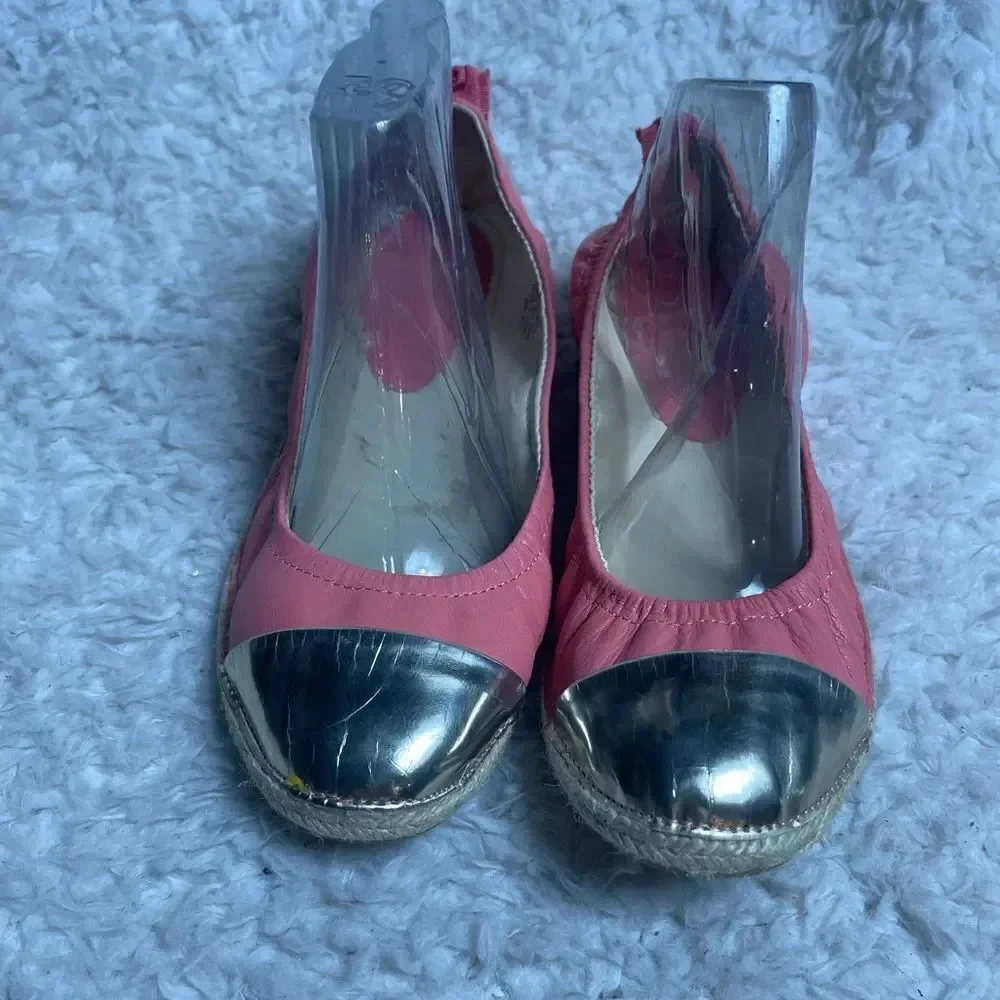 Nine West leather Coral and gold cap round toe slip on flats espadrilles SZ8.5 M